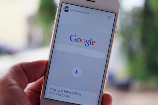 Để được là công cụ tìm kiếm mặc định trên iPhone, Google phải chi "tiền tấn"