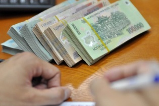 Nhà thầu được phép đặt cọc bằng tiền mặt?