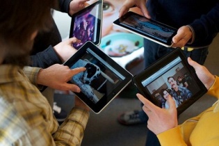 Trả cước qua ngân hàng, "nhận hàng" Ipad