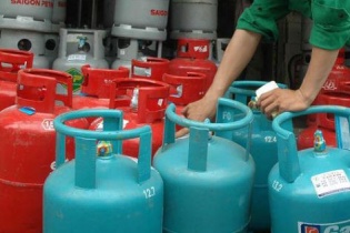 Giá gas tăng 16.000 đồng/bình 12 kg