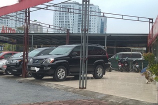 Tháng cô hồn, dân bán xe hơi "ngồi chơi xơi nước"