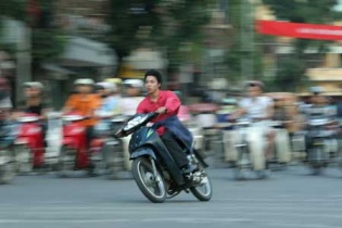 "Tổ lái" giá cổ phiếu, một cá nhân lĩnh phạt 550 triệu đồng