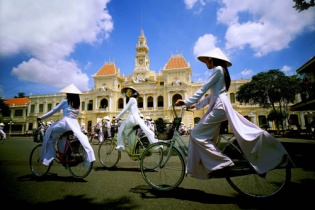 Dự báo thời tiết hôm nay 8/9: Miền Bắc oi nóng, miền Trung và Nam Bộ nắng nhiều