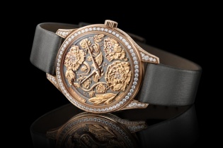 Quý bà Việt mua đồng hồ tiền tỷ chỉ nhẹ như mua rau