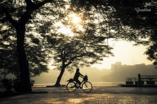 Dự báo thời tiết hôm nay: Hà Nội nóng 35 độ C, Sài Gòn mưa rào và dông về chiều