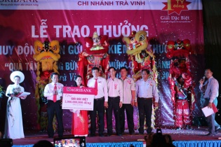 Agribank trao giải Đặc biệt thứ nhất chương trình "Quà tặng tưng bừng - Chào mừng Quốc khánh"