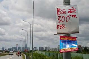 Chiêu rao bán nhà đất nửa giá để câu khách