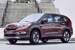 Thị trường ô tô Việt tiếp tục tụt dốc 