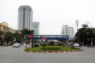 Mở rộng lòng đường Nguyễn Chí Thanh trước Tết Mậu Tuất 2018