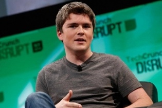 Bỏ học Harvard để kinh doanh, trở thành tỷ phú ở tuổi 27 