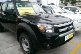 Ô tô giảm tiếp 200 triệu, nhanh tay vét hàng chơi tết