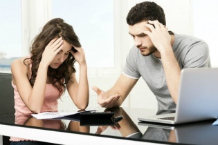 Nhà tôi sống lay lắt, nhịn ăn nhịn tiêu để trả nợ trước hạn