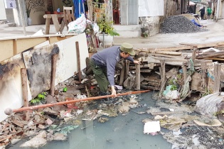 Dân sống khổ vì dự án cống hóa dở dang