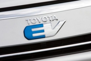 Toyota đầu tư 13,3 tỷ USD sản xuất pin cho ô tô, đến 2025 sẽ "khai tử" xe gắn động cơ thông thường 