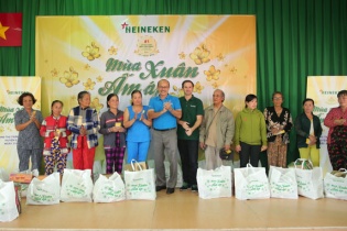 Chương trình "Mùa Xuân Ấm Áp" đến với những gia đình khó khăn trên khắp cả nước
