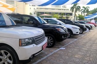 Vay tiền mua xe ô tô 300 triệu: Rước nợ vào thân, sai lầm đốt túi