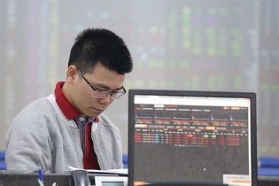 Thị trường chứng khoán: Tháng 4, lường trước cú sập bất ngờ