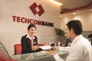 Techcombank bán hơn 164 triệu cổ phiếu với giá 128.000 đồng/cổ phiếu, thu về gần 1 tỷ USD