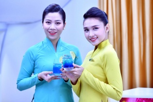 Vietnam Airlines chuẩn bị phục vụ đồ uống mới trên một số đường bay