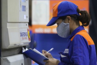 Giữ nguyên giá bán lẻ xăng dầu