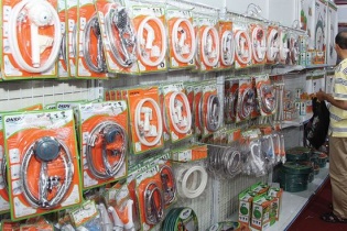Thị trường thiết bị vệ sinh: Vàng thau lẫn lộn