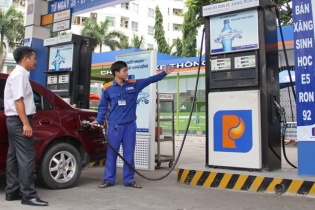 Cửa hàng xăng dầu phải có thiết bị in hóa đơn trả cho khách hàng