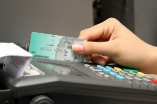 Lưu ý khi sử dụng thẻ tín dụng nếu không muốn vào "sổ đen"