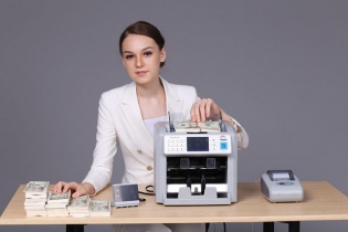 Silicon ra mắt máy đếm tiền MC-7PLUS, MC-8PLUS: Kiểm đếm 30 ngoại tệ chính xác tại Việt Nam