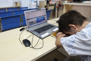 Thị trường chứng khoán: Mảng tối "chứng trường"