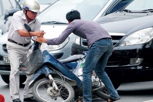 "Mỏ vàng" bảo hiểm xe cộ: Doanh nghiệp đề xuất... tăng phí