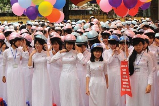 Doanh nghiệp bảo hiểm "tung chiêu" mùa khai trường