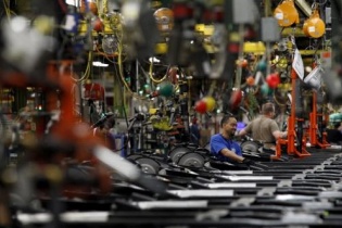 IMF hạ dự báo tăng trưởng kinh tế toàn cầu