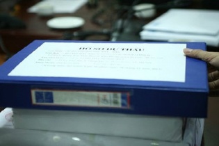 Được lấy giá trị trúng thầu của nhà thầu thứ nhất để thương thảo với nhà thầu xếp hạng thứ hai?