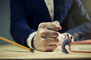Ai giám sát sự liêm chính tại doanh nghiệp?