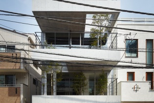 Dồn hết tiền xây nhà 4 tầng, 6 năm gia đình tôi chỉ ở một nửa diện tích