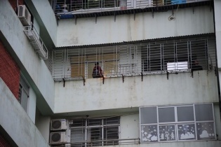 Nhà giá rẻ vẫn mang phận “con ghẻ“