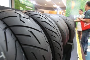 Thị trường chứng khoán: Cổ phiếu săm lốp triển vọng có tốt?