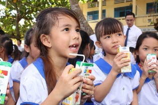 Vinamilk trúng thầu cung cấp sữa học đường cho Hà Nội