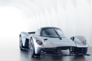 Aston Martin Valkyrie: "Trẻ trâu" hơn 1.000 mã lực 
