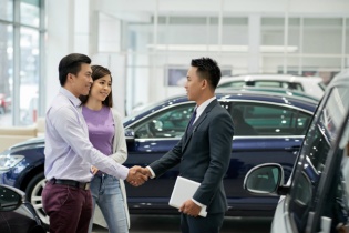 Cái duyên khi mua ô tô: Xe mơ ước về sân nhà cận Tết