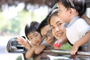 Đời người ngắn ngủi, có tiền dại gì mà không mua ô tô