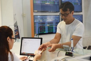 Thị trường chứng khoán: Cổ phiếu lợi tức cao, sao dòng tiền lại "xa lánh"