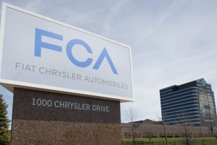 Fiat Chrysler chi hàng trăm triệu USD mua lại hạn ngạch khí thải CO2 của Tesla