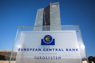 ECB: Các ngân hàng Eurozone thắt chặt yêu cầu cho vay thế chấp
