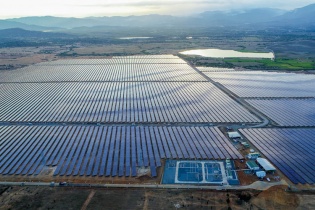 Cụm nhà máy điện mặt trời 330 MWP lớn nhất Đông Nam A hòa lưới điện quốc gia