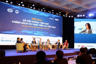 VIB tích cực đưa ra các giải pháp thanh toán không tiền mặt 