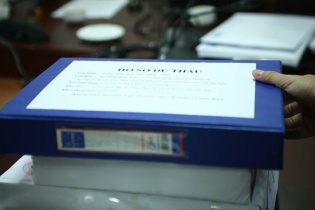 Ứng thầu không được đề xuất các giá dự thầu khác nhau