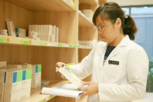 Thực hiện mua sắm thuốc bằng hình thức mua sắm trực tiếp