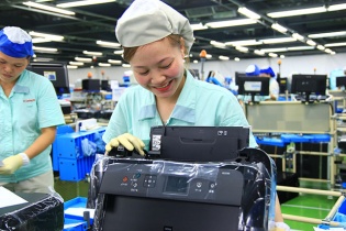 Hiệp hội doanh nghiệp Nhật Bản đề nghị tăng giờ làm thêm tối đa lên 300 - 500 giờ