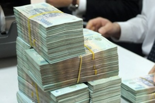 Ngân hàng phát hành trái phiếu cao kỷ lục, trái phiếu bất động sản “ế” gần 40%